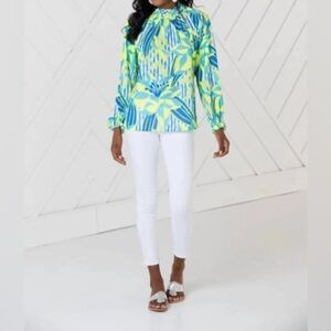 Sail to Sable STS Ruffle Neck Long Sleeve Top Palms of Paradise Sz M